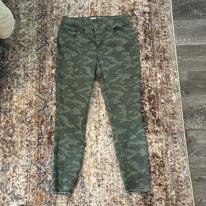 Women’s Camo Skinny Jeans